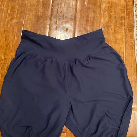 Navy Old Navy Joggers with Pockets - Picture 2 of 4